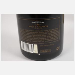 Zwei Flaschen Champagner