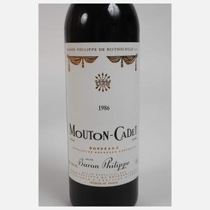 Drei Flaschen Rotwein