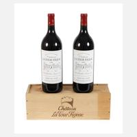 Zwei Flaschen Rotwein111