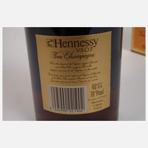 Drei Flaschen Cognac