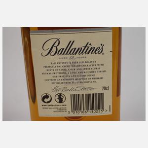 Vier Flaschen Whisky