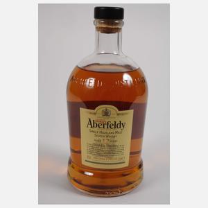 Drei Flaschen Whisky