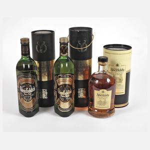 Drei Flaschen Whisky