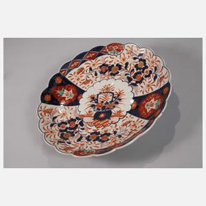 Paar große Imari-Teller