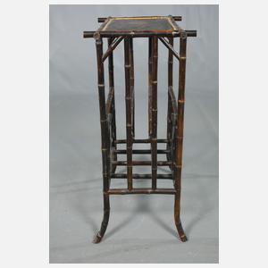 Zwei Zeitungsständer