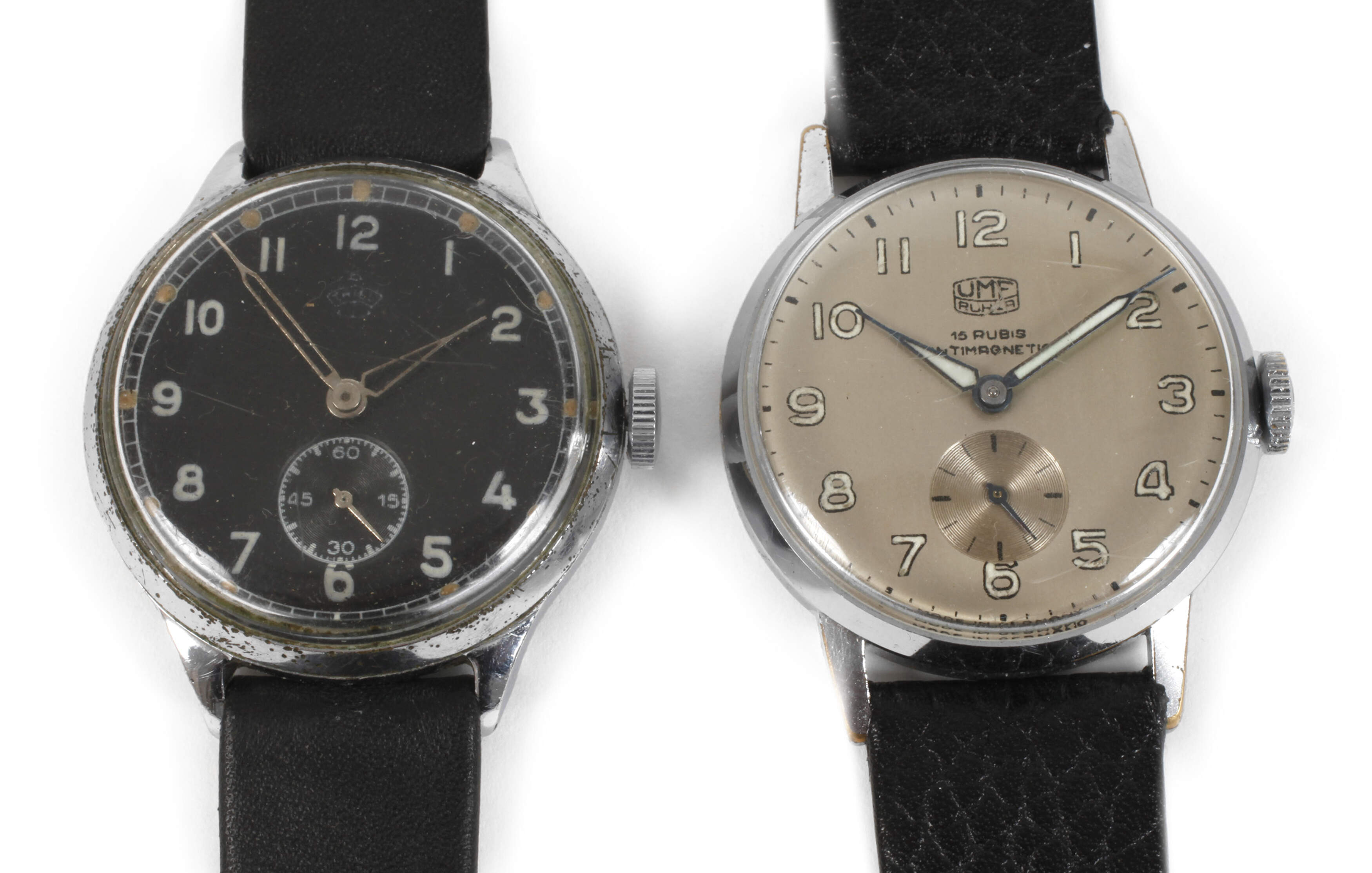 Zwei Dienstuhren DDR