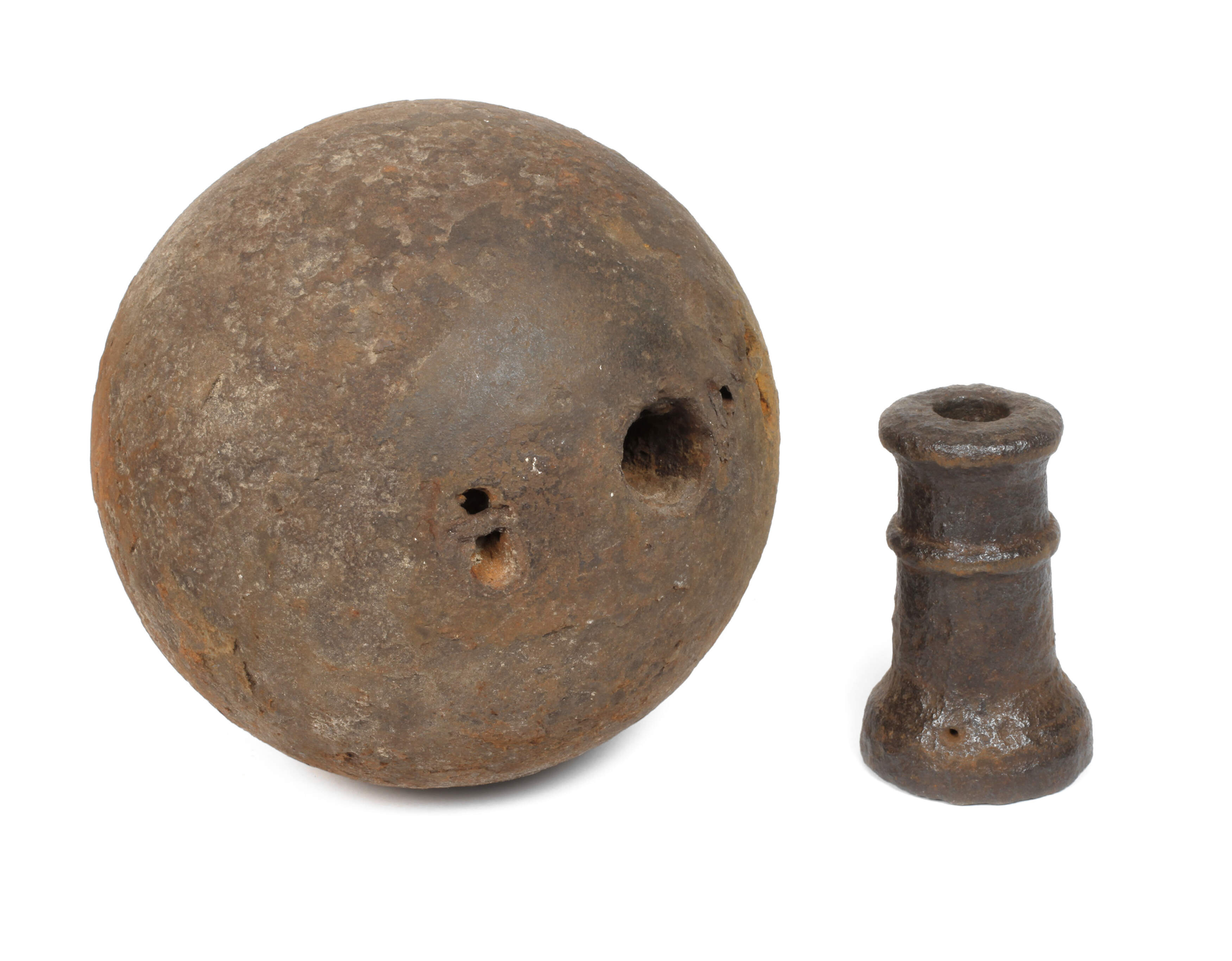 Kanonenkugel und Tischmörser