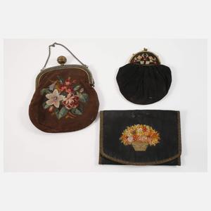 Konvolut handbestickte Taschen