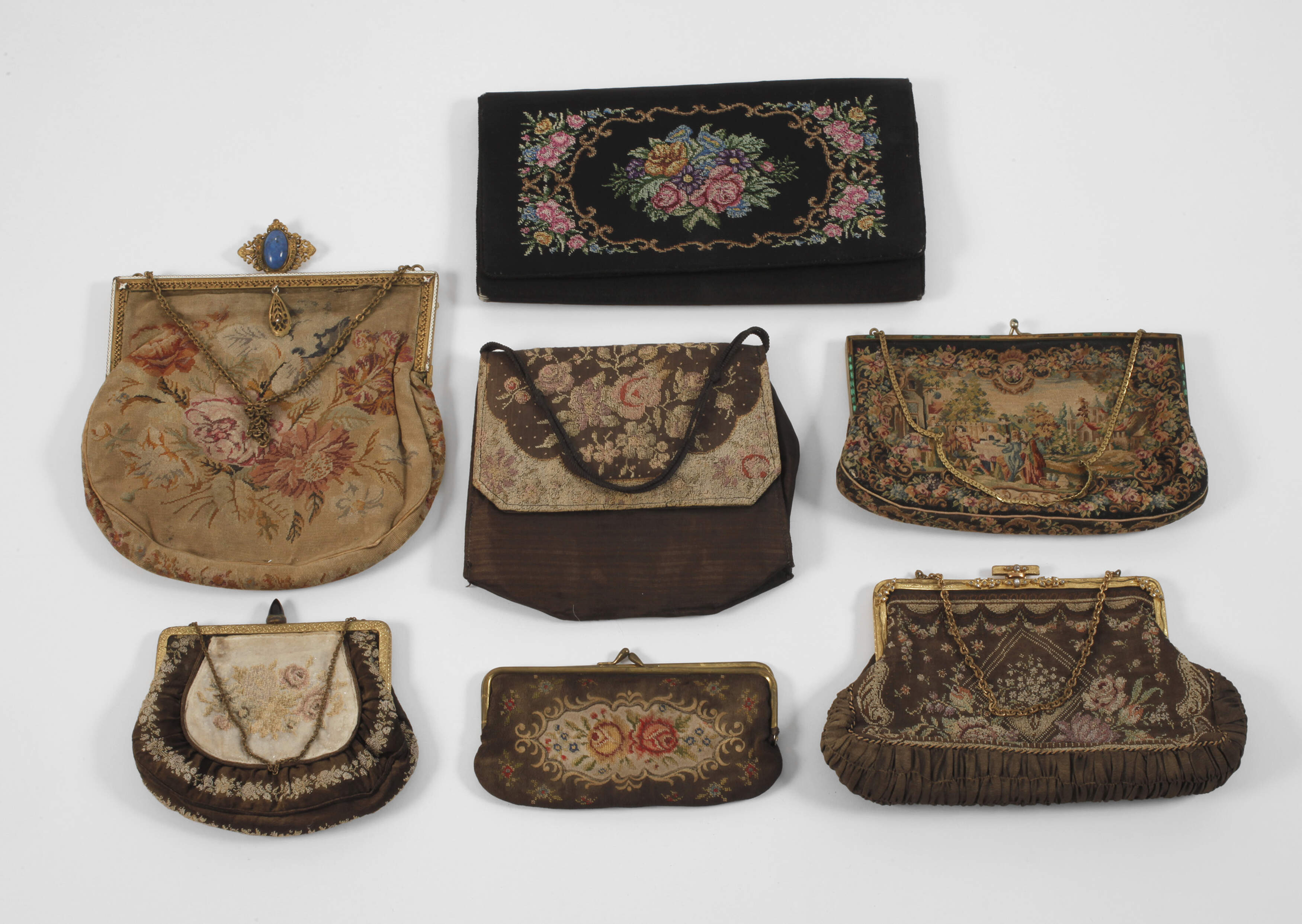 Konvolut Taschen Petit-Point-Stickerei