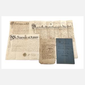 Fünf historische Schriftstücke