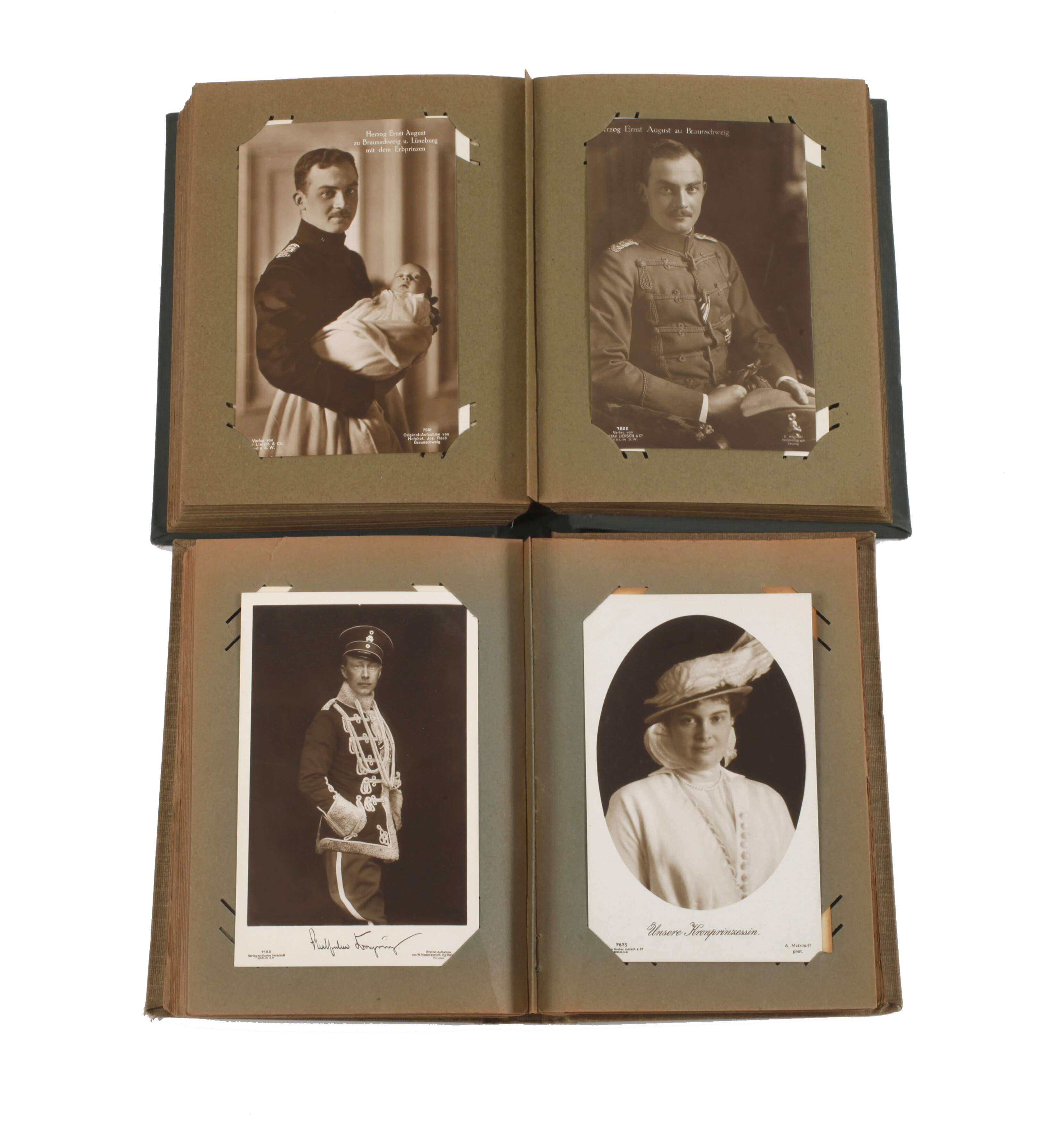 Zwei Postkartenalben deutsche Kaiserfamilie