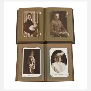 Zwei Postkartenalben deutsche Kaiserfamilie