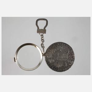 Maria-Theresia-Taler als Lupe