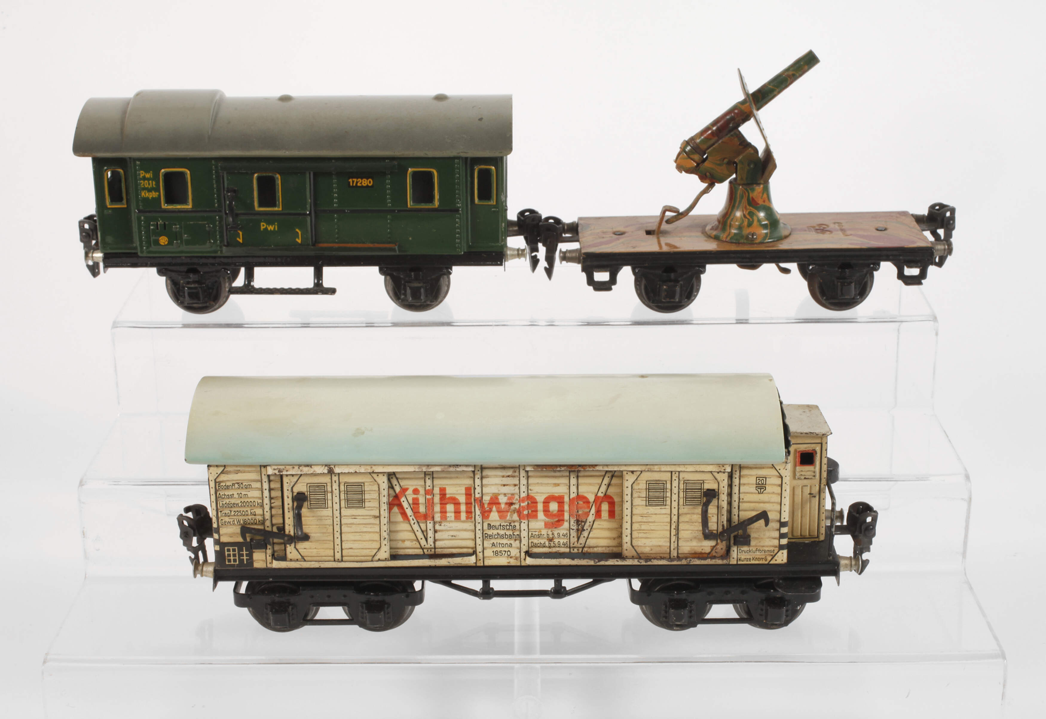 Drei Märklin Eisenbahnwagons