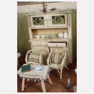 Puppenküche mit drei Puppen und Zubehör