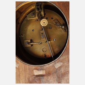 Carteluhr im Louis-XVI.-Stil