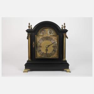 Große englische Stutzuhr mit Carillon