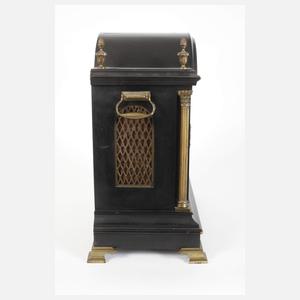 Große englische Stutzuhr mit Carillon