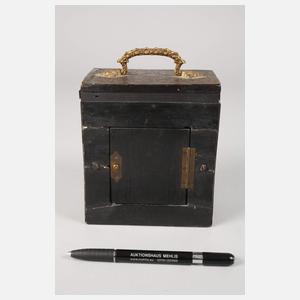 Reiseuhr in Boulletechnik