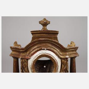 Geschnitzter Uhrenständer