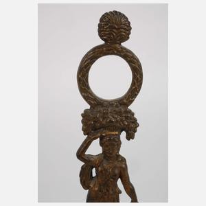 Uhrenständer als Karyatide