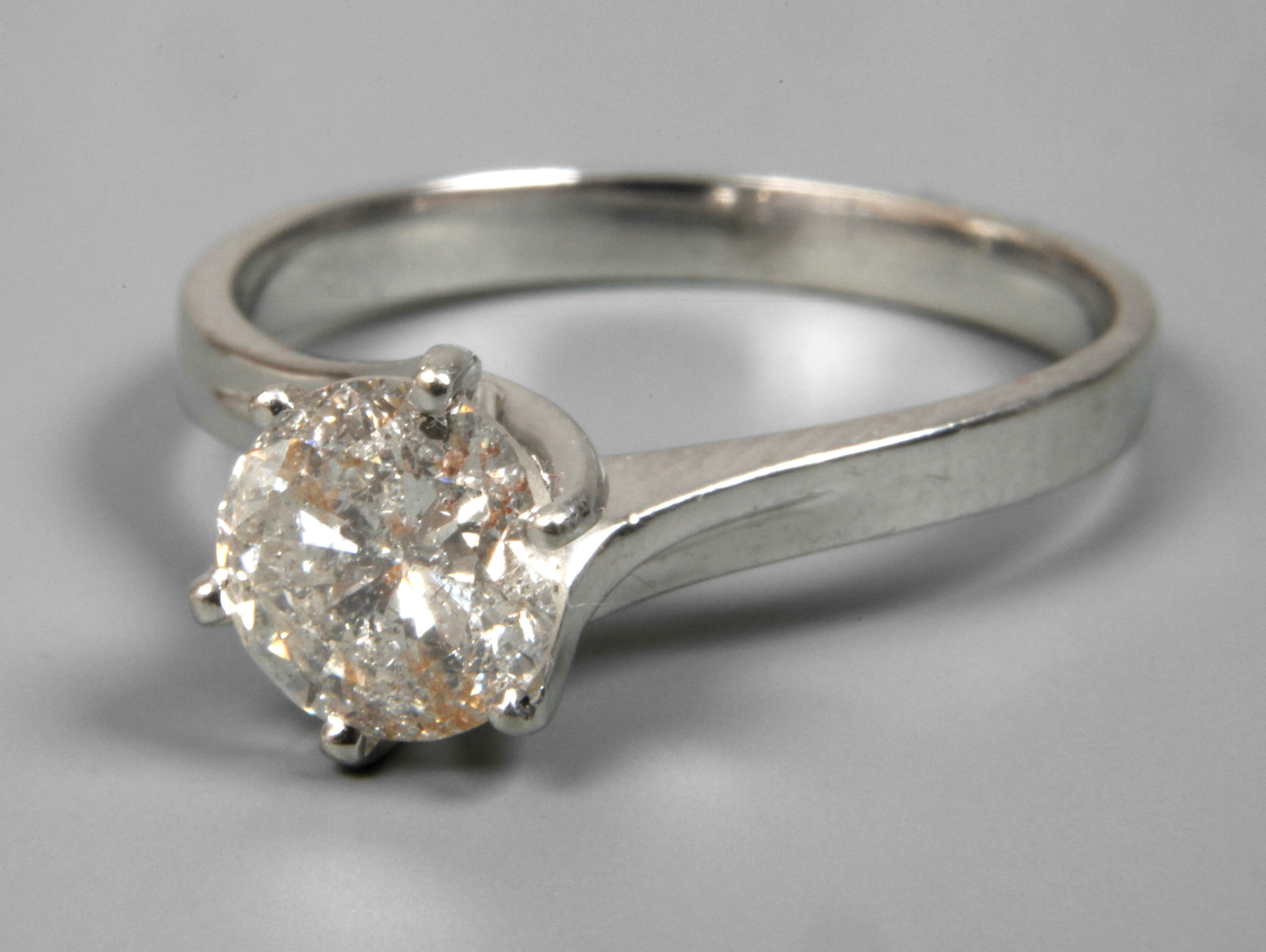 Damenring mit Brillanten von ca. 1,3 ct