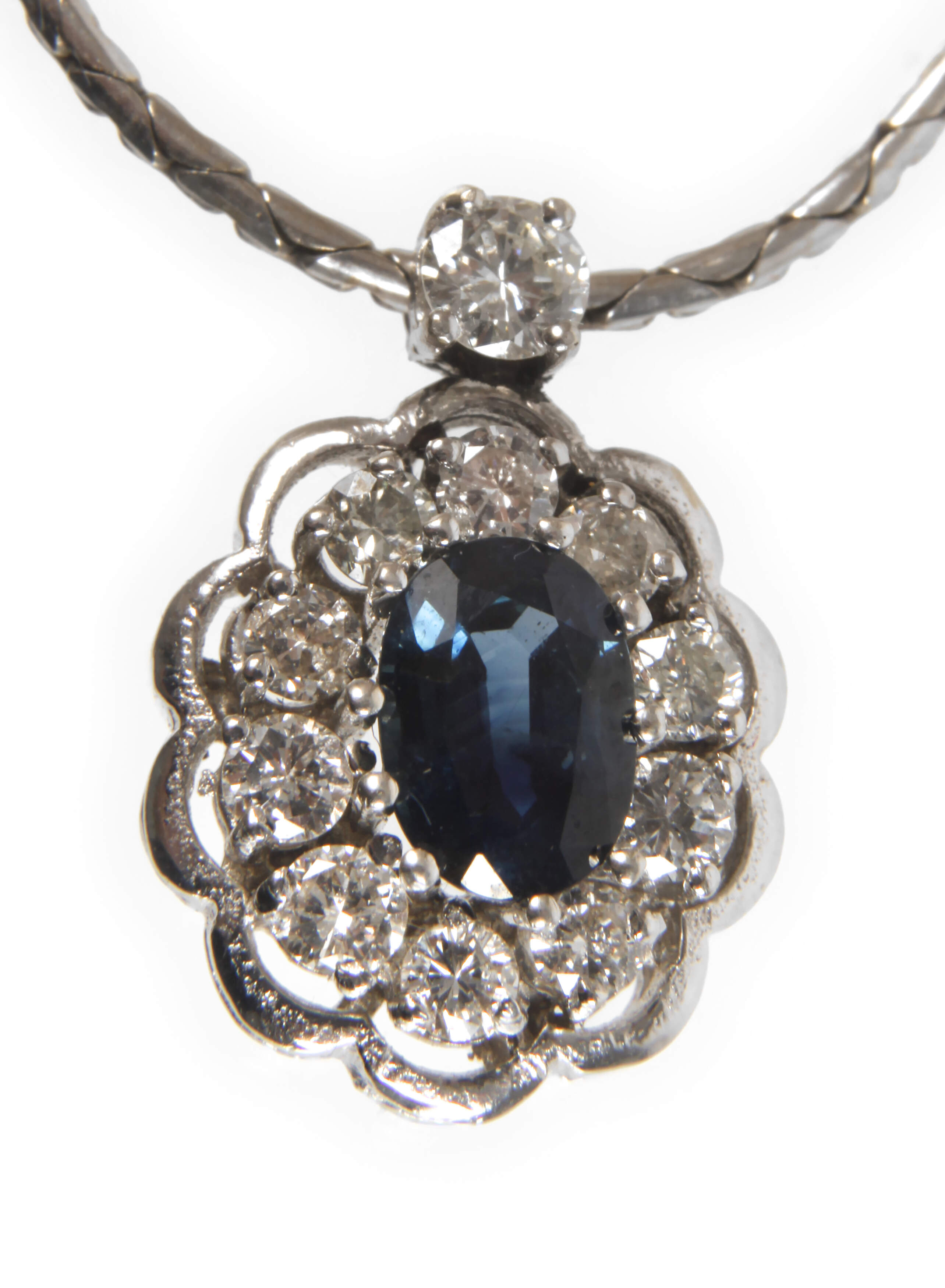 Anhänger mit Saphir und Brillanten von zusammen ca. 1,2 ct