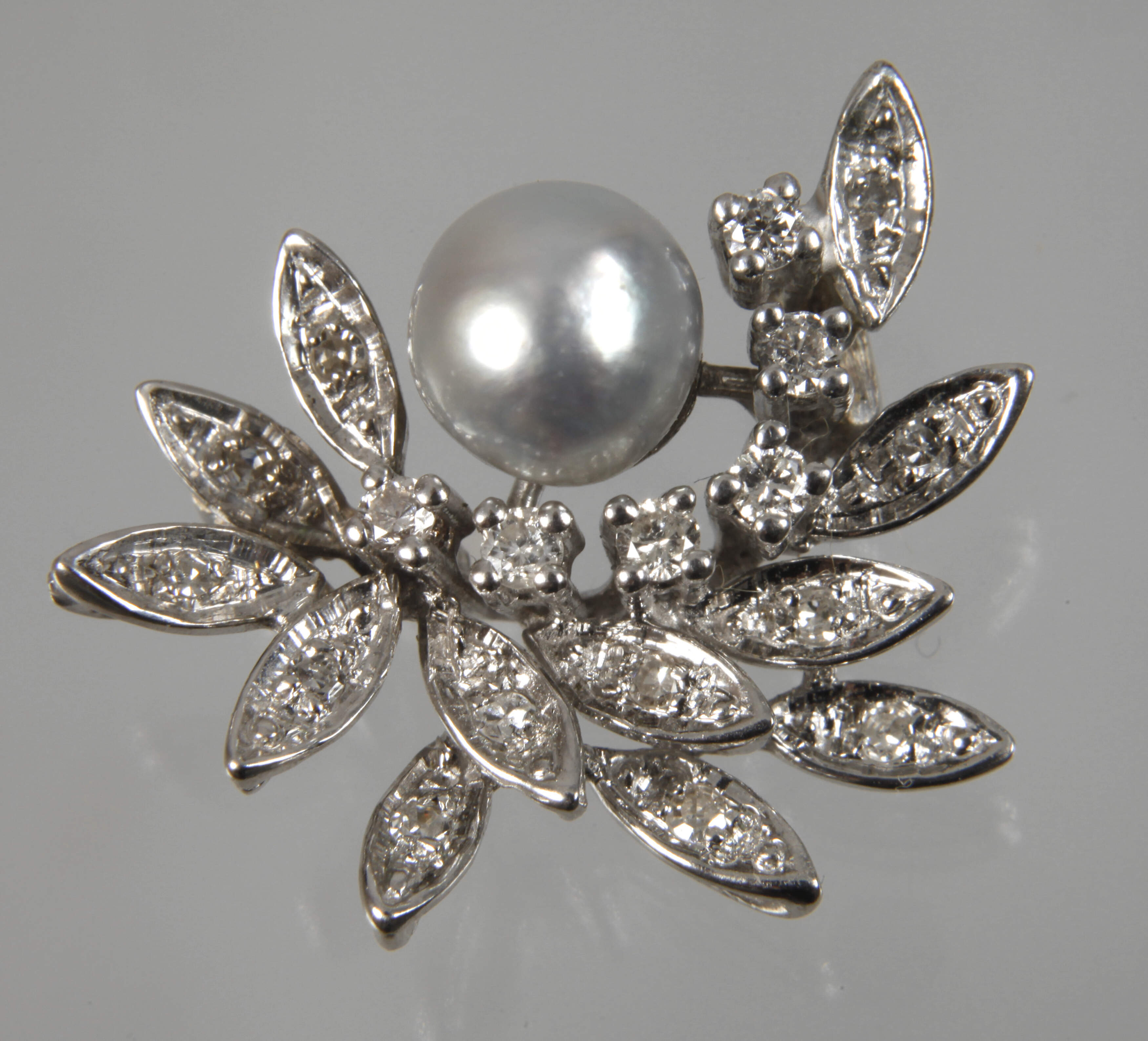 Anhänger mit Brillanten und Perlen