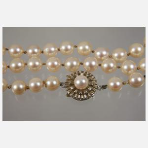 Lange Perlenkette