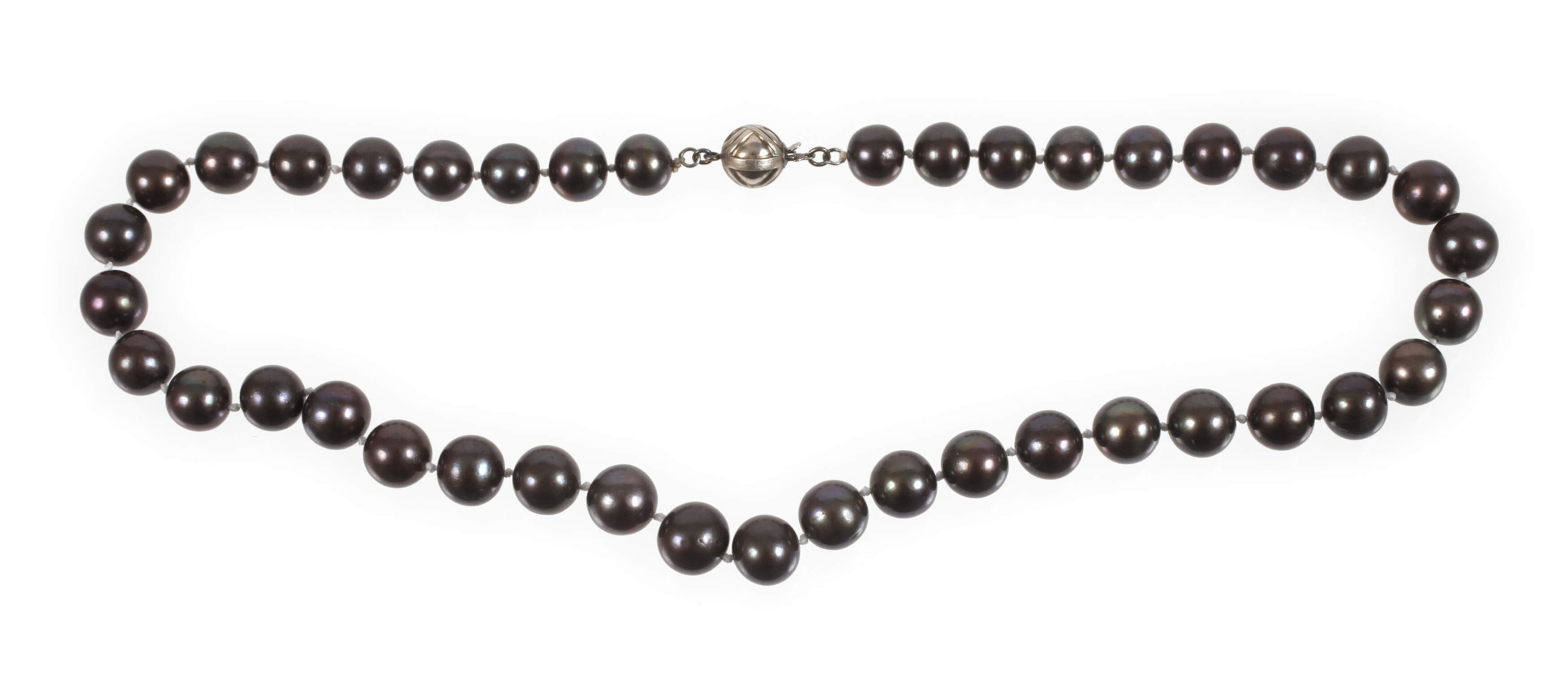 Dunkle Perlenkette