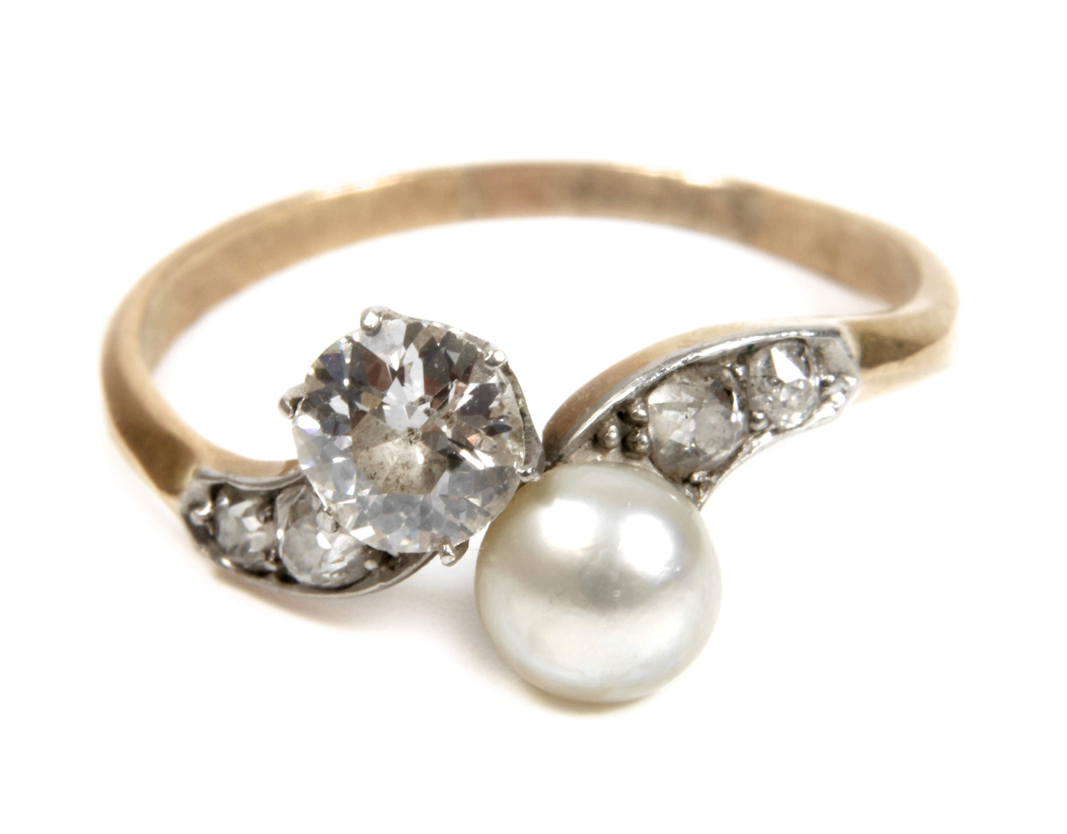 Damenring mit Diamanten und Perle