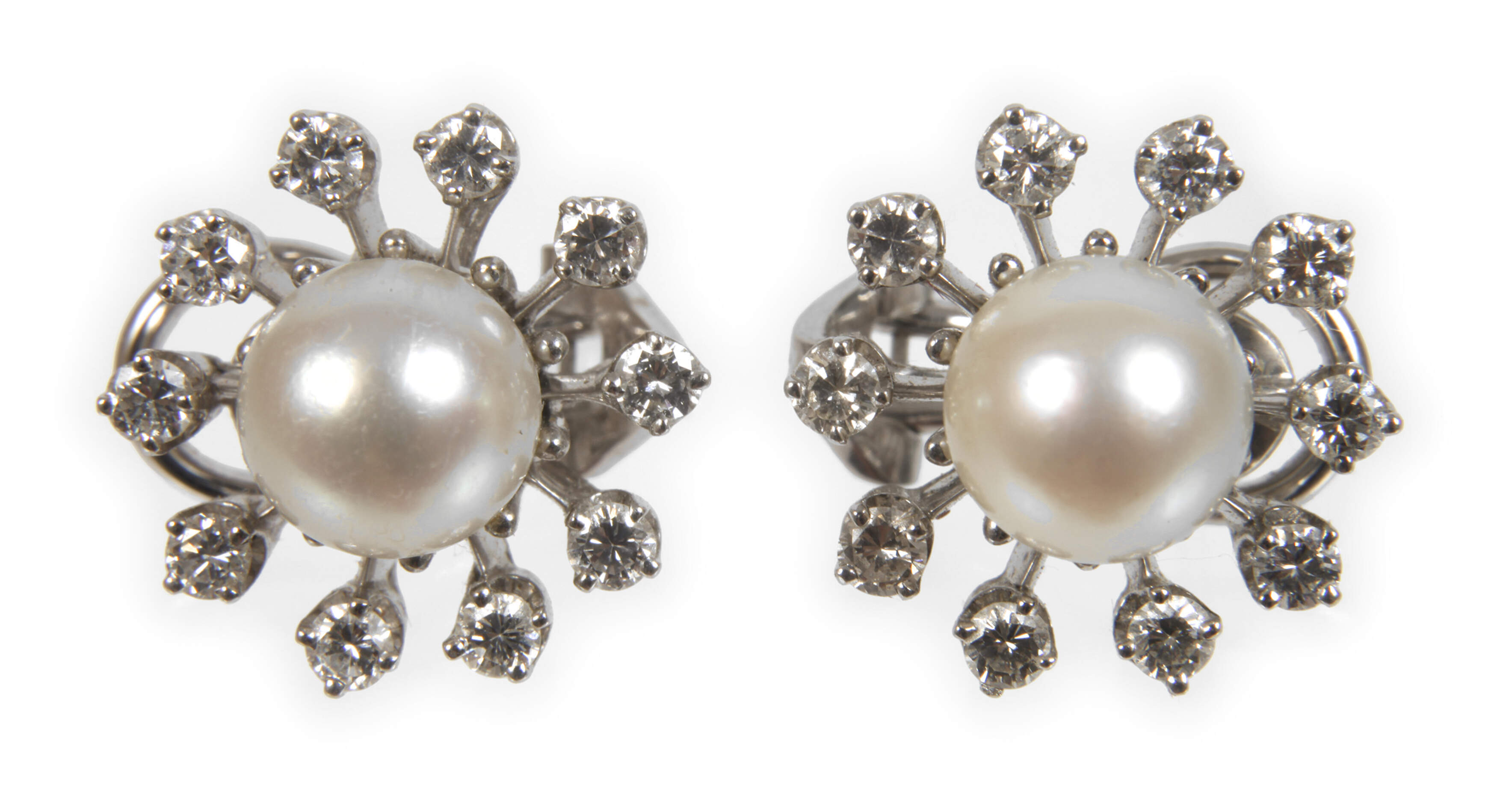 Paar Ohrstecker mit Perlen und Brillanten