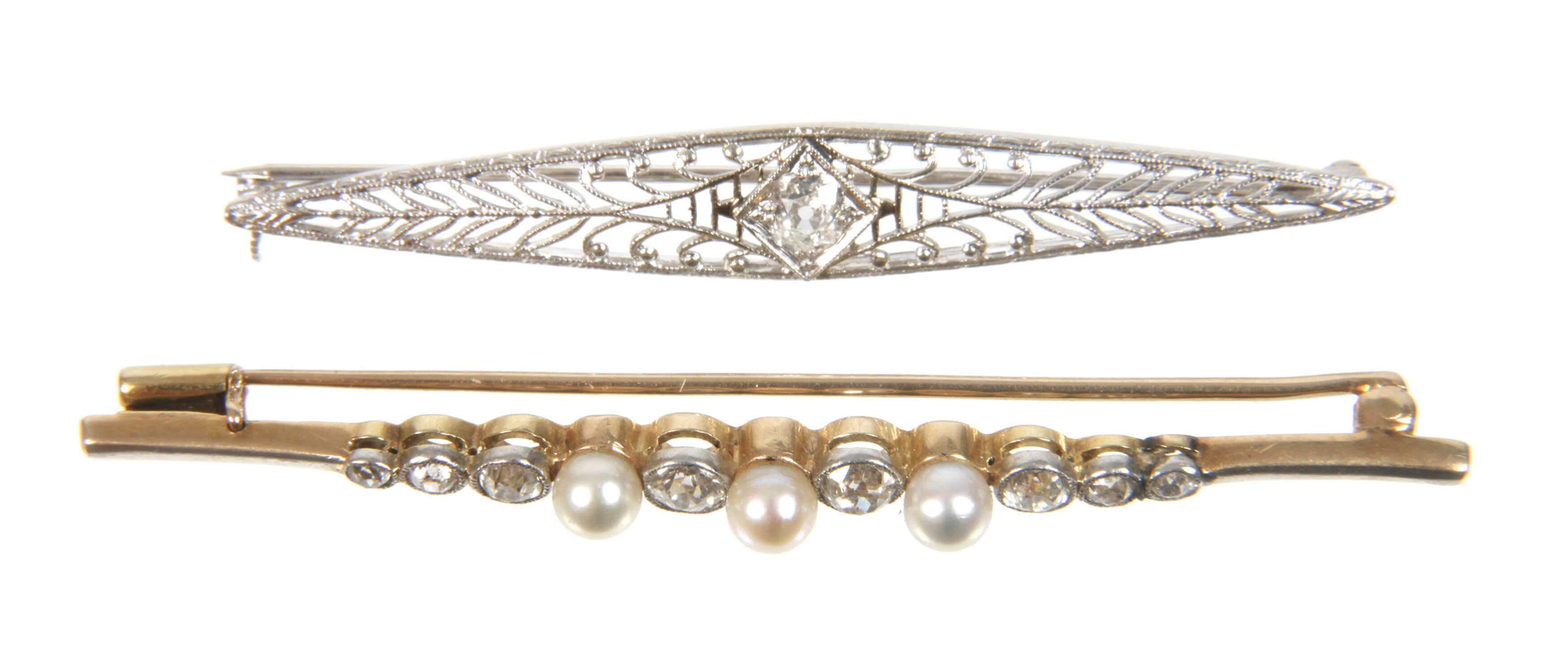 Zwei Broschen mit Diamanten und Perlen
