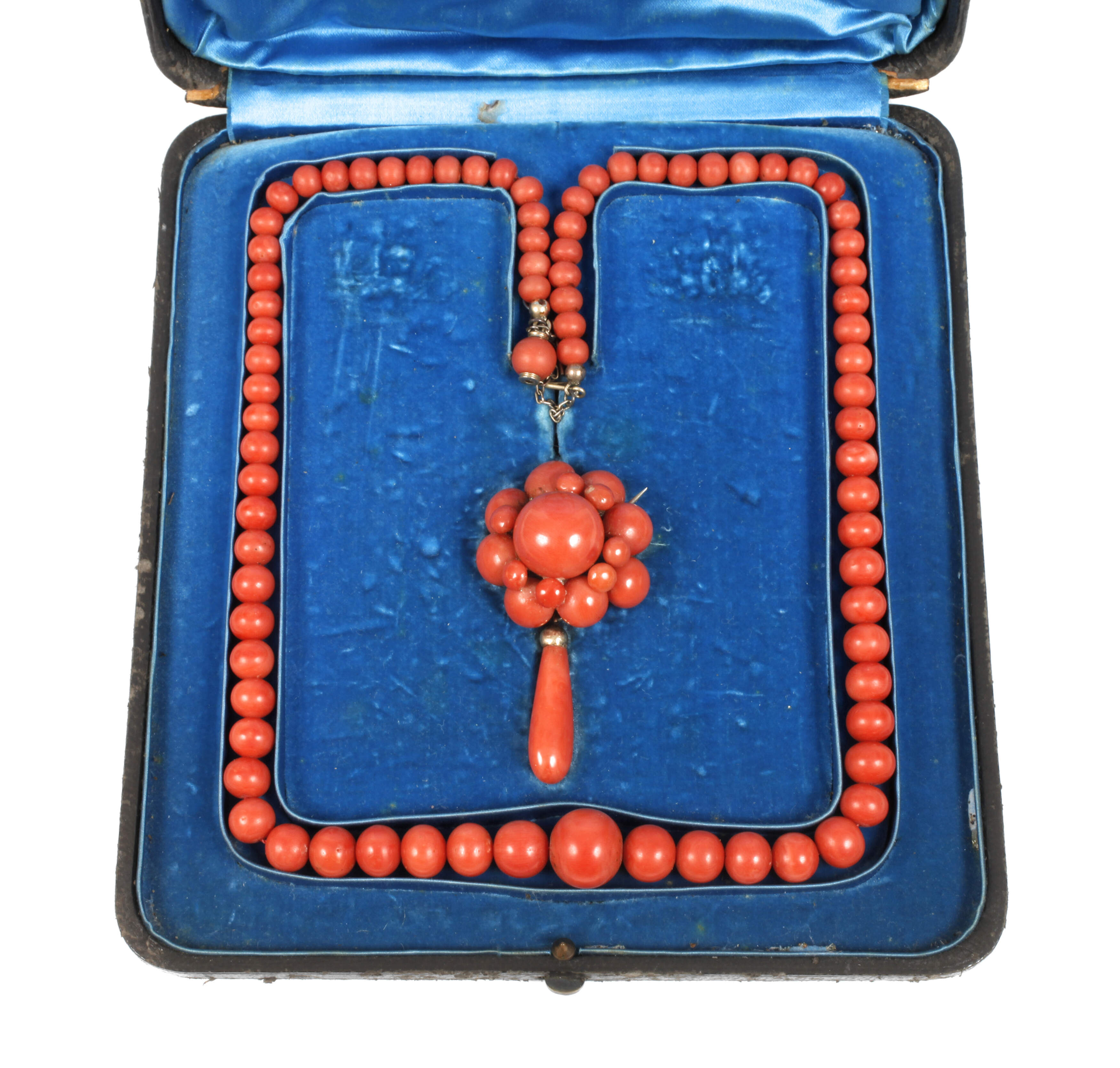 Collier und Brosche mit Korallen