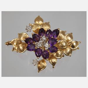 Blütenbrosche mit Amethysten und Brillanten