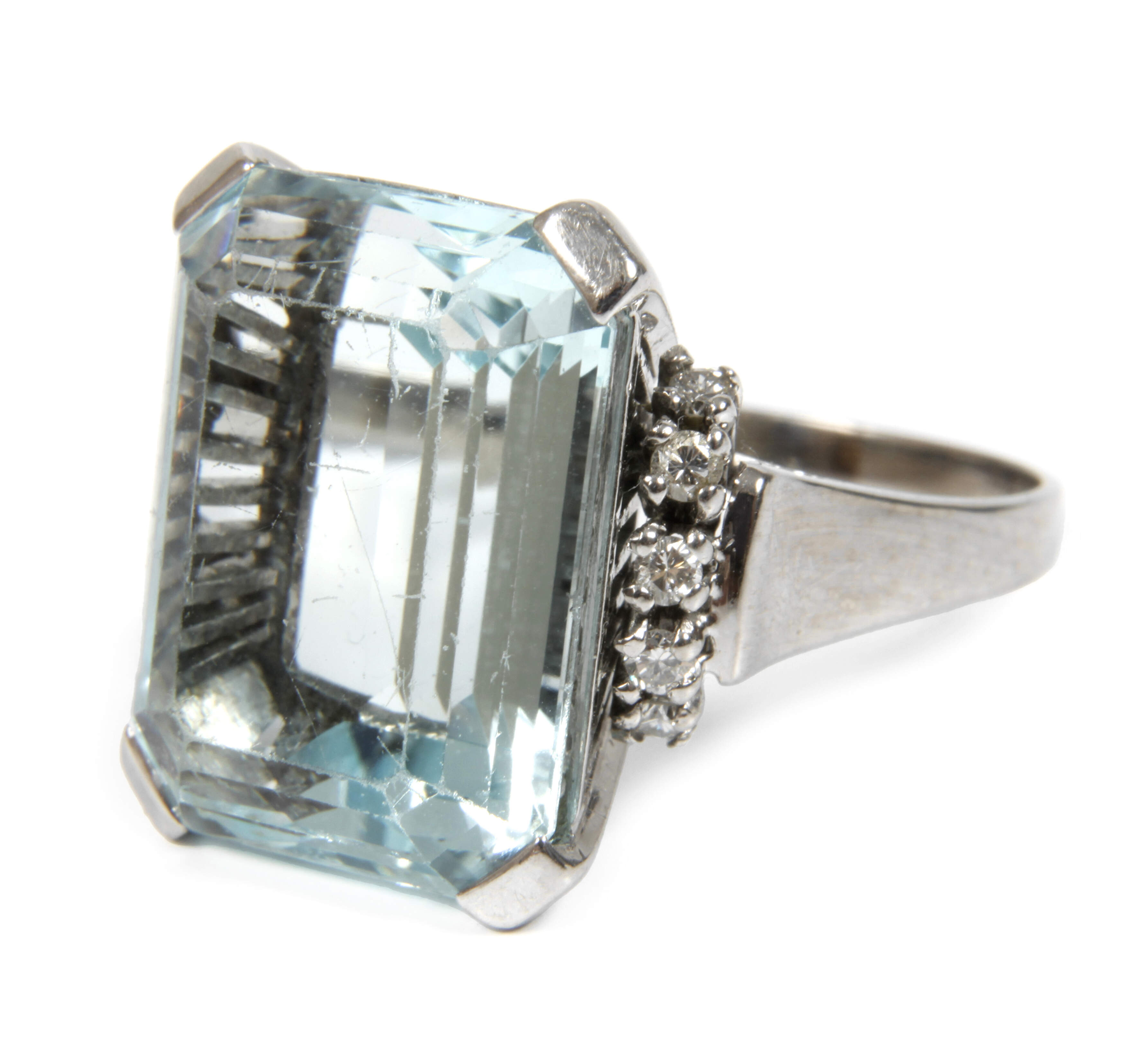 Damenring mit Aquamarin und Brillanten