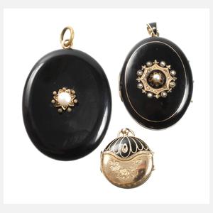 Drei Medaillonanhänger