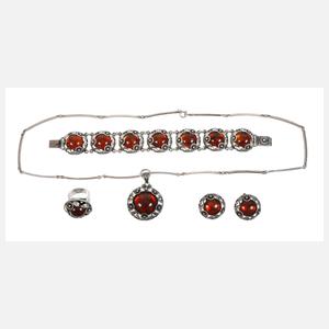 Nils Erik From, Schmuckset mit Bernsteinen