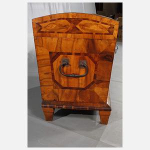 Barocke Runddeckeltruhe