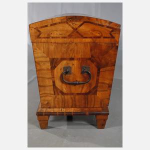 Barocke Runddeckeltruhe