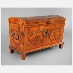 Barocke Runddeckeltruhe