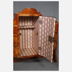 Aufsatz eines Barocksekretärs