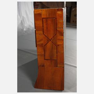 Aufsatz eines Barocksekretärs