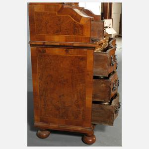 Aufsatzsekretär im Barockstil