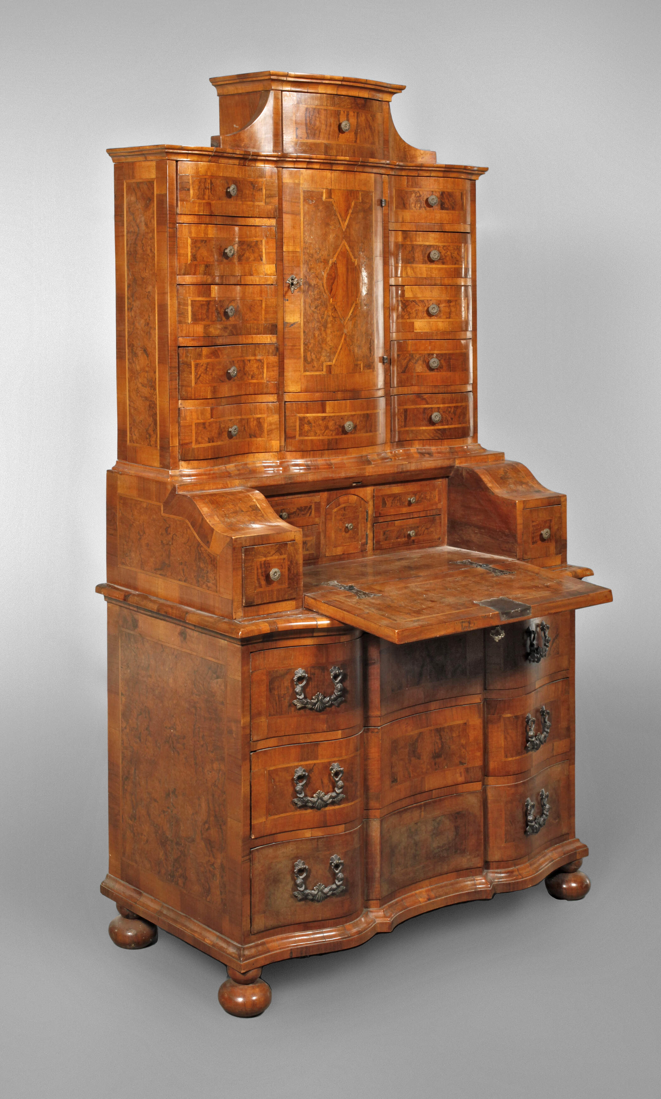 Aufsatzsekretär im Barockstil