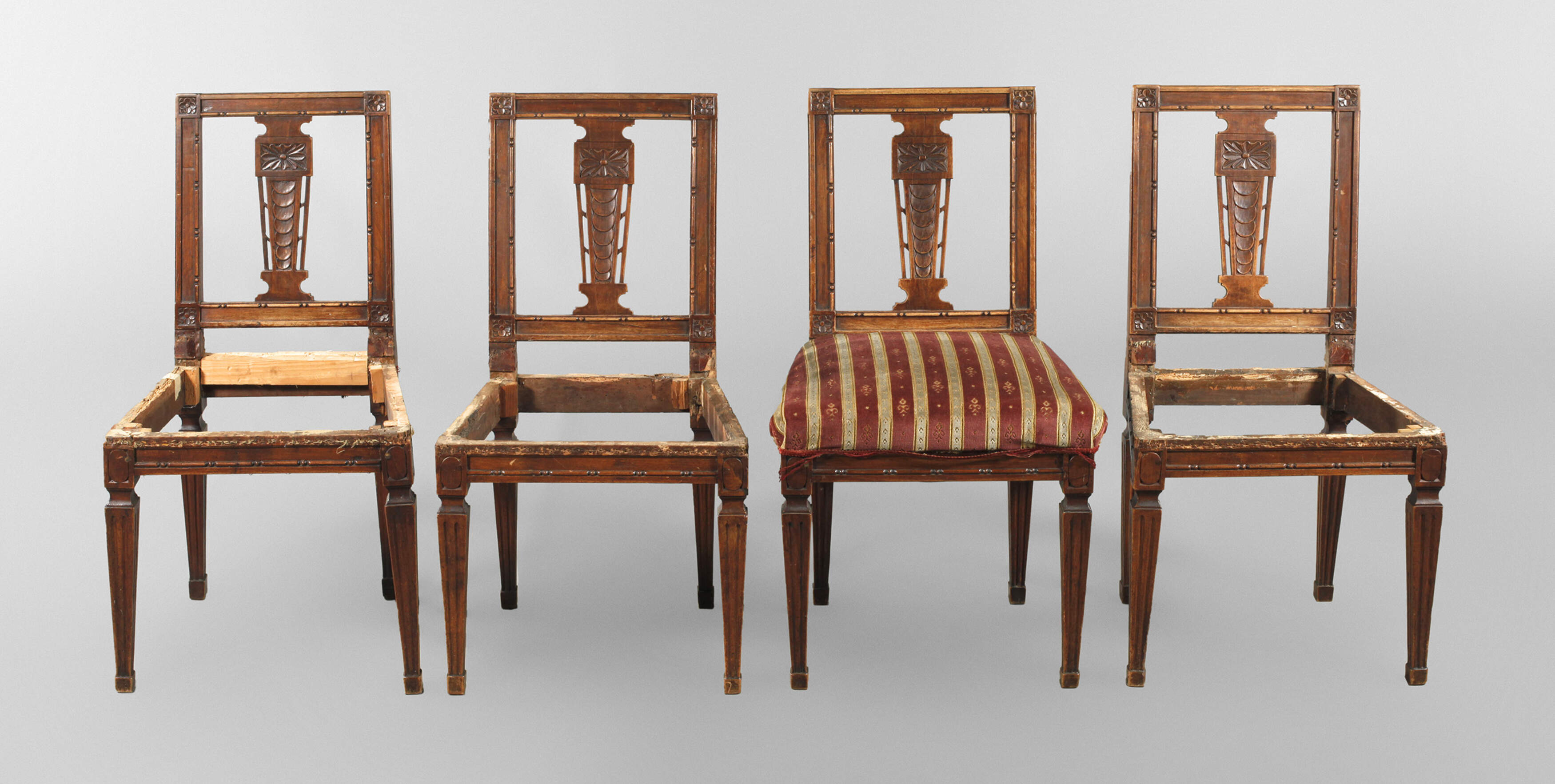 Vier Stühle Louis-Seize