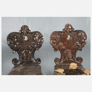 Vier Brettstühle im Renaissancestil