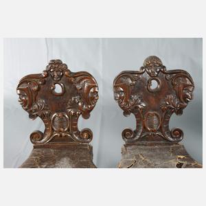 Vier Brettstühle im Renaissancestil