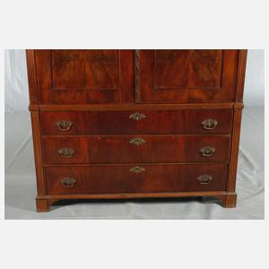 Klassizistischer Aufsatzschrank