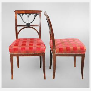 Paar klassizistische Stühle